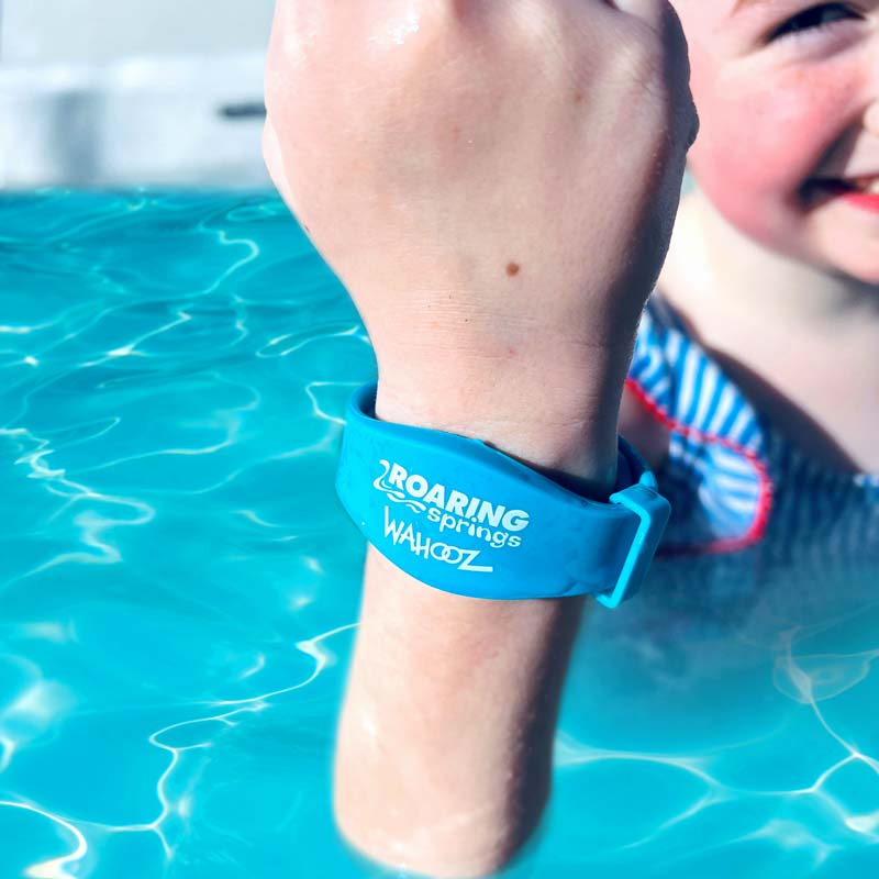 Pay 'n Play Wristbands at Roaring Springs