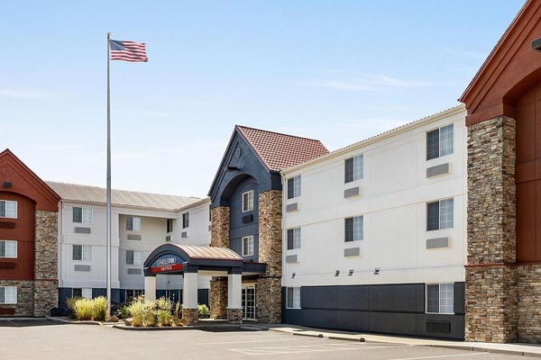 Candlewood Suites